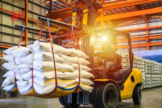 Forklift Saat Pindahan Pabrik